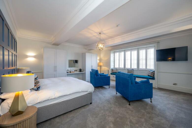The Golden Lion Hotel