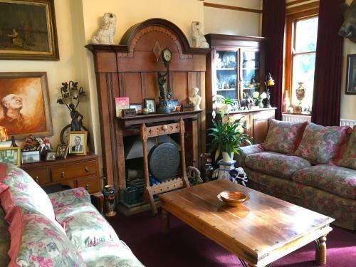 Hostal Hawthorn House Hotel