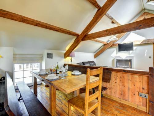 Holiday Home Llofft Y Rhyd