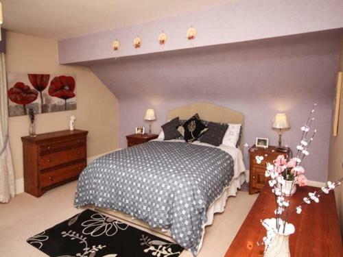 11 Glyn Garth Mews