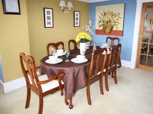 11 Glyn Garth Mews