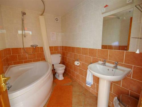 Pleasant Holiday Home In South Molton With Garden