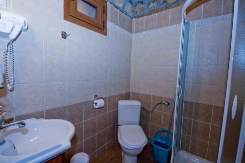 Hostal Traditional Guesthouse Siantsis