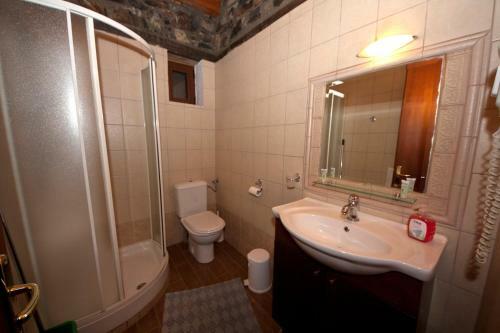 Hostal Traditional Guesthouse Siantsis