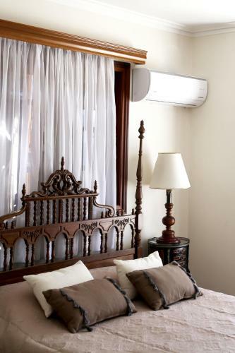 Hotel Candia House
