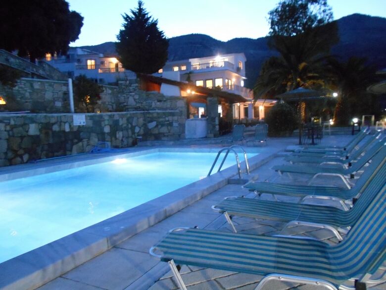 Kinira Beach Hotel