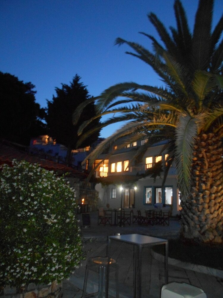 Kinira Beach Hotel