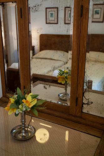 Hostal Nostos Guesthouse