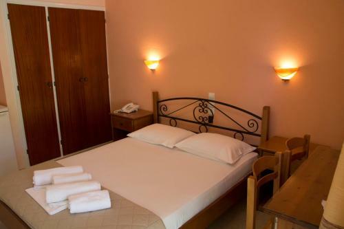 Hostal Anixis Hotel