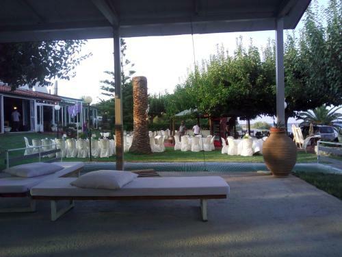 Hostal Evoikos Beach & Resort