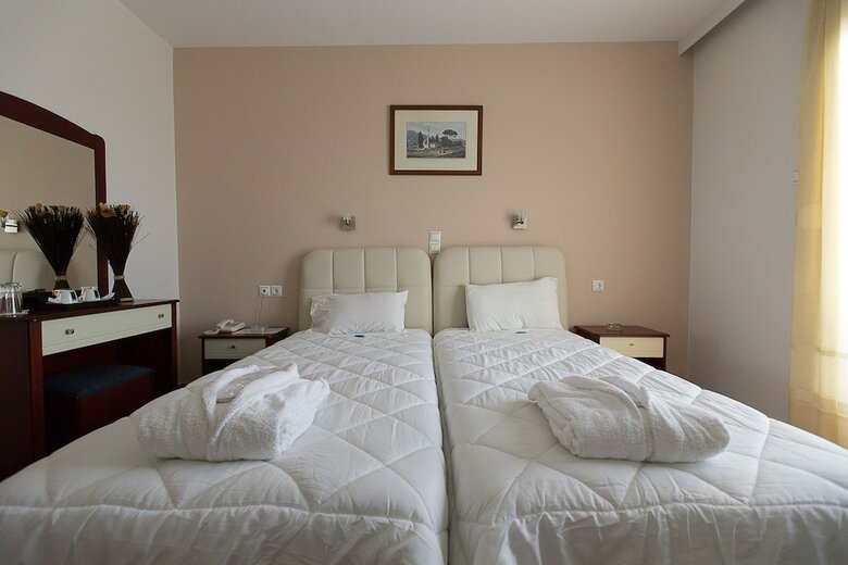 Hostal Flisvos Rooms