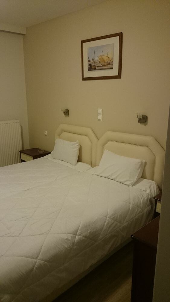 Hostal Flisvos Rooms