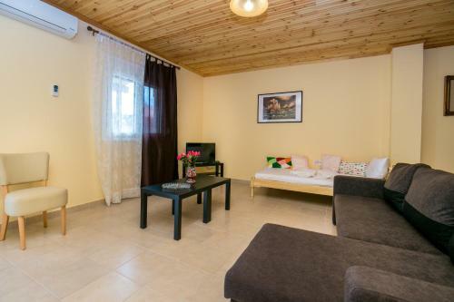Grande Apartments