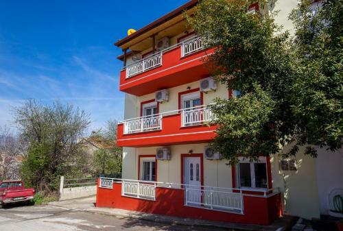 Grande Apartments