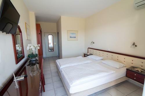Dionisos Hotel