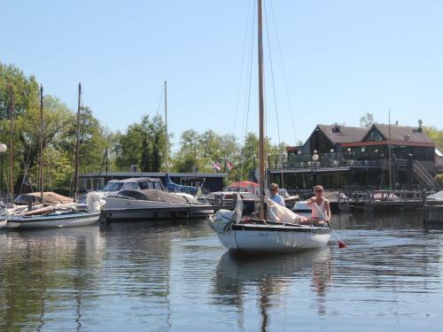 Scenic Lakeside Holiday Home In Kortenhoef