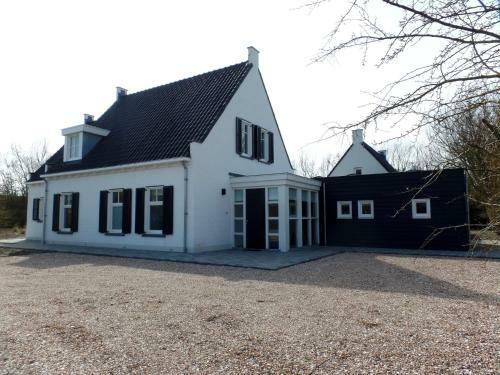 Beautiful Holiday Home In Ouddorp On Dutch Coast