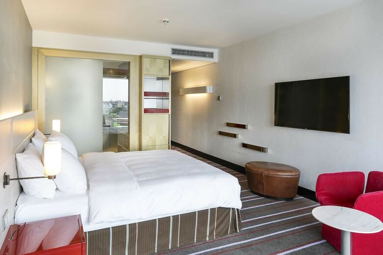 Radisson Blu Media Harbour Hotel, D�sseldorf