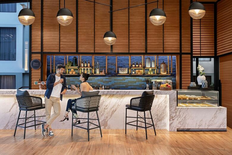 Hotel Four Points By Sheraton Phuket Patong Beach Resort