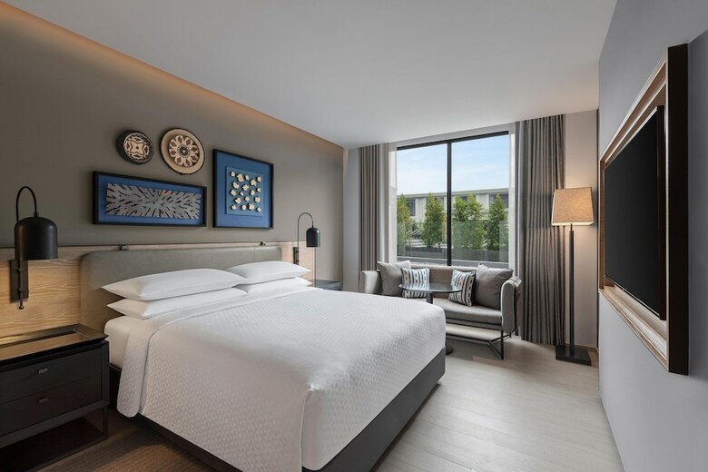 Hotel Four Points By Sheraton Phuket Patong Beach Resort