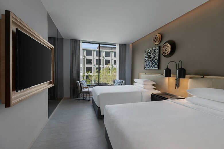 Hotel Four Points By Sheraton Phuket Patong Beach Resort