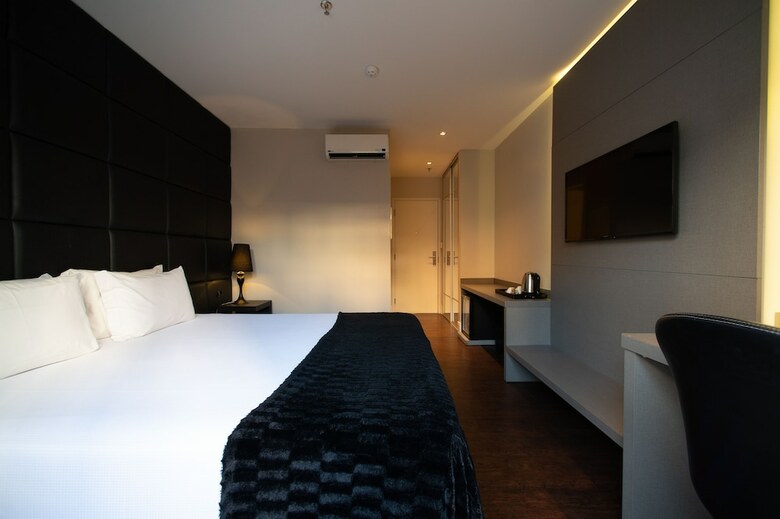 Brut By Slaviero Hot�is