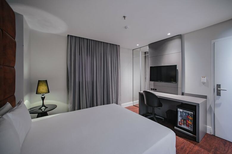 Brut By Slaviero Hot�is