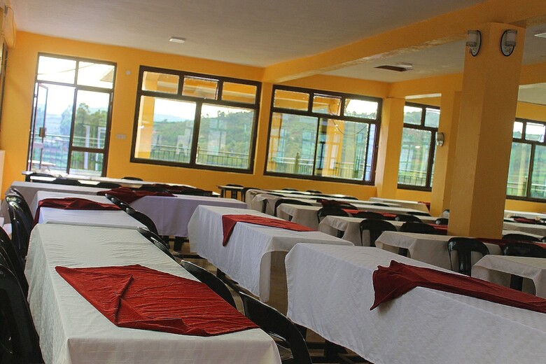 Hotel Bunyonyi Safaris Resort