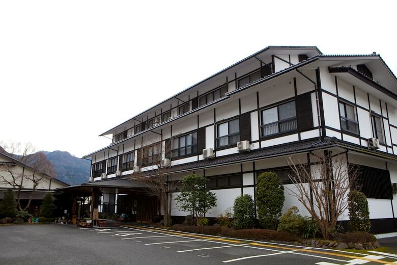 Yufuin Yawaraginosato Yadoya