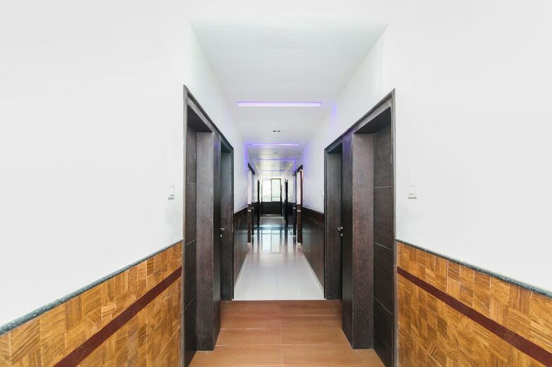 Hotel Fabexpress Sai Grand Castle Inn