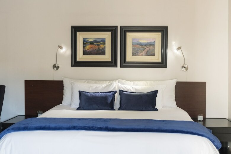 Hotel President Lodge