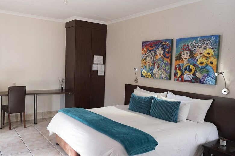 Hotel President Lodge