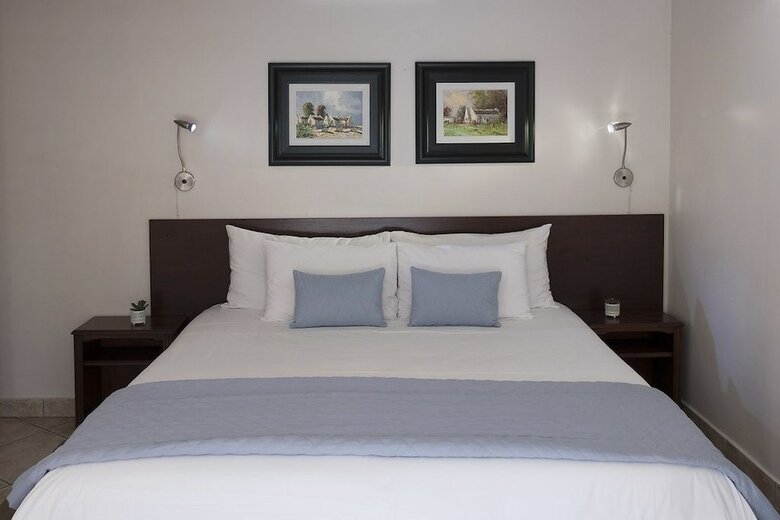 Hotel President Lodge