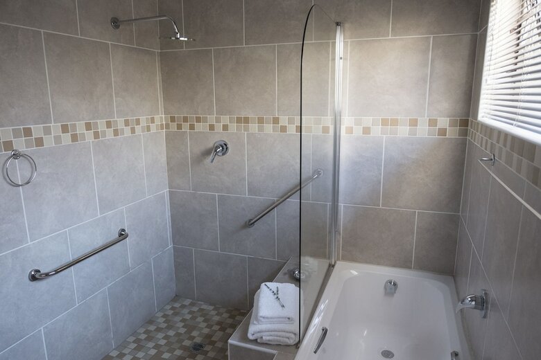 Hotel President Lodge