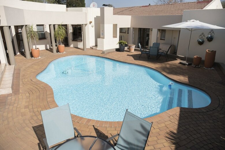 Hotel President Lodge