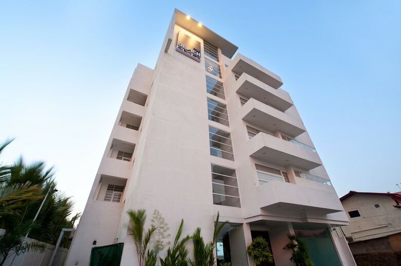 The Beach - All Suite Hotel