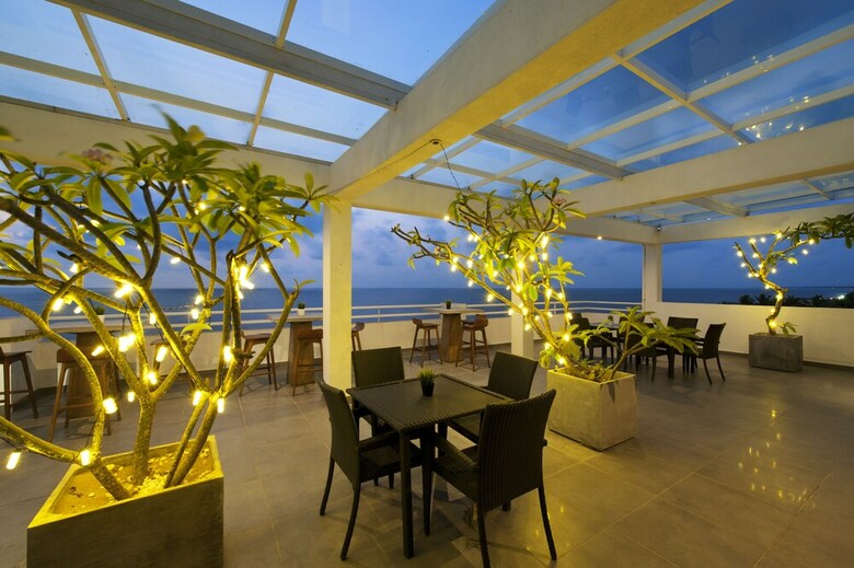 The Beach - All Suite Hotel