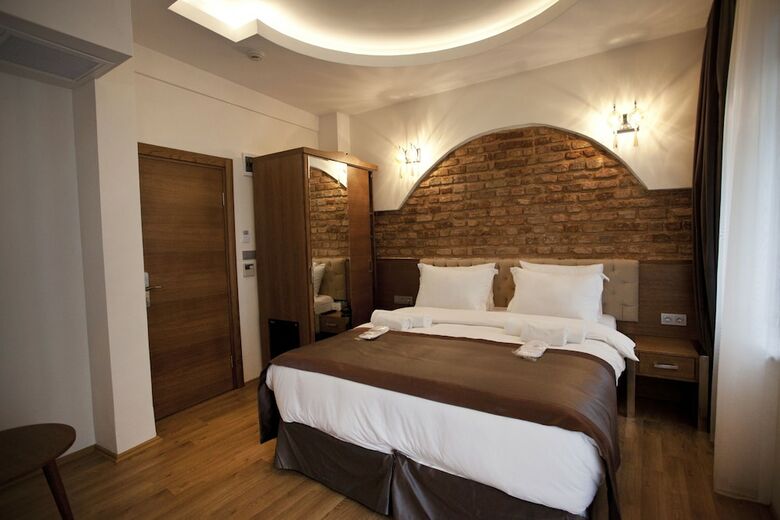 Pera Line Hotel