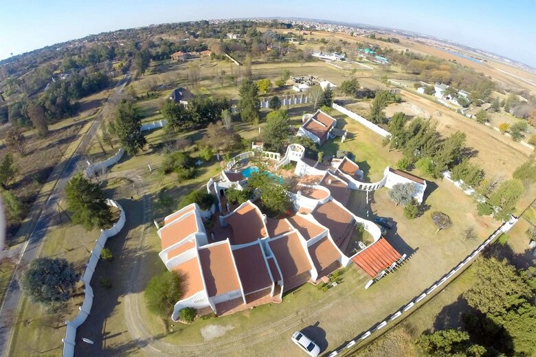 Hotel By Bush Telegraph Lodge