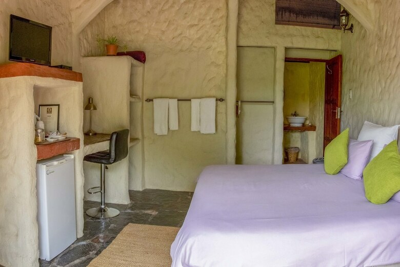 Hotel By Bush Telegraph Lodge