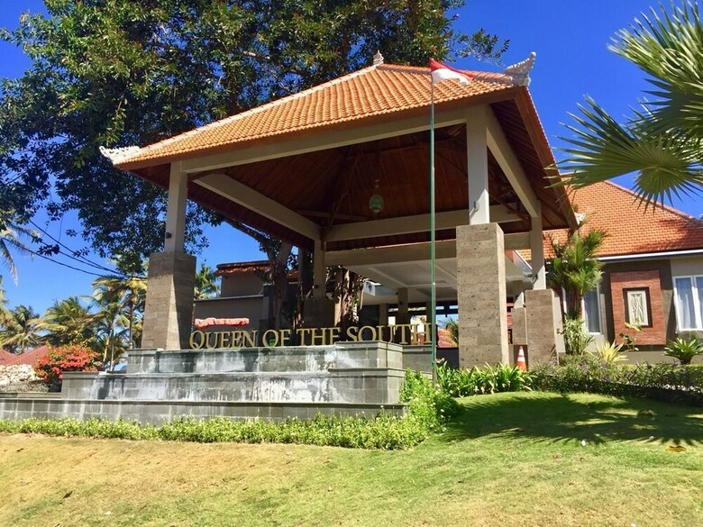 Hotel Queen Of The South Resort