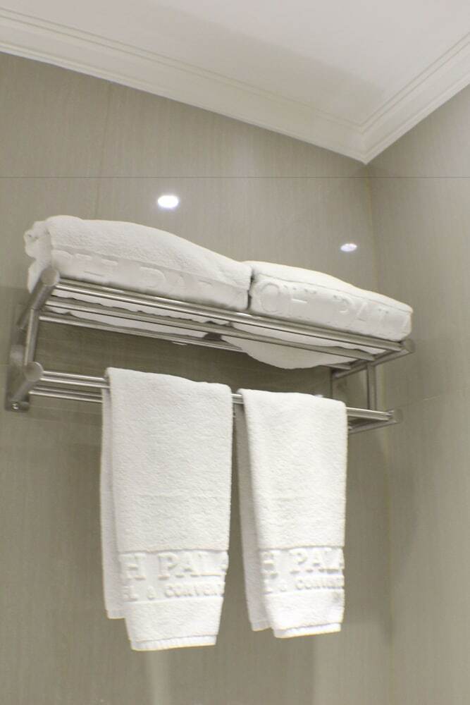 Hotel Golden Tulip Legacy Surabaya