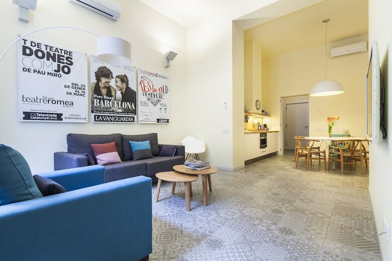 Apartamentos Uma Suites Pau Claris Barcelona