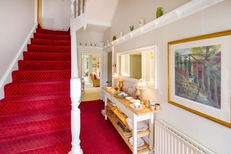 Hotel Storrs Gate House
