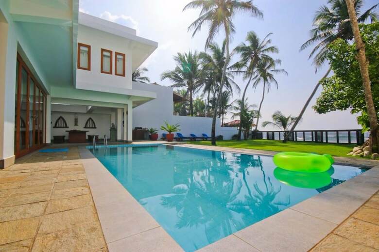 Hotel Footprints Villa