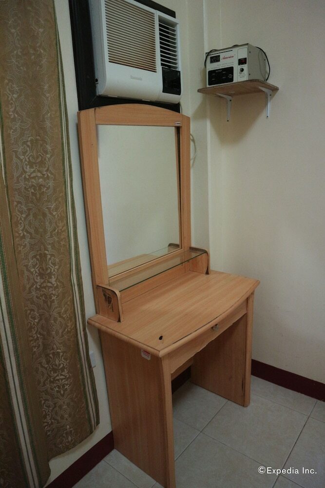Hotel Aj Travellers Inn