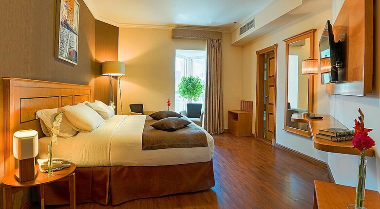 Al Thuria Grand Hotel