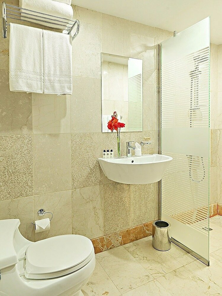 Al Thuria Grand Hotel