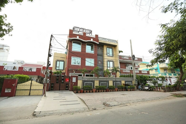 Oyo 386 Hotel Lotus Panache