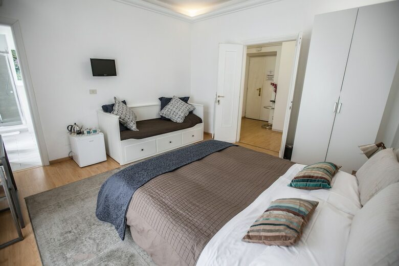 Bed & Breakfast Rooms In Rome